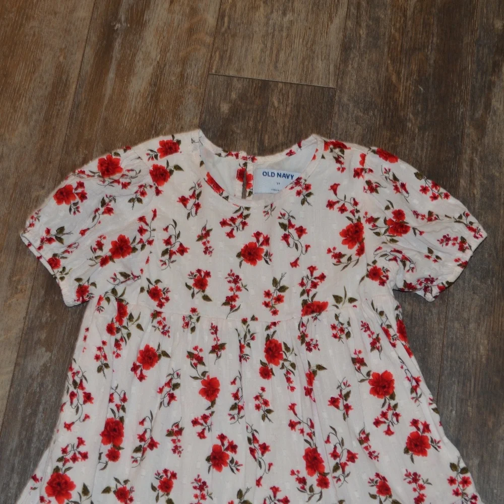 Old Navy size 5t